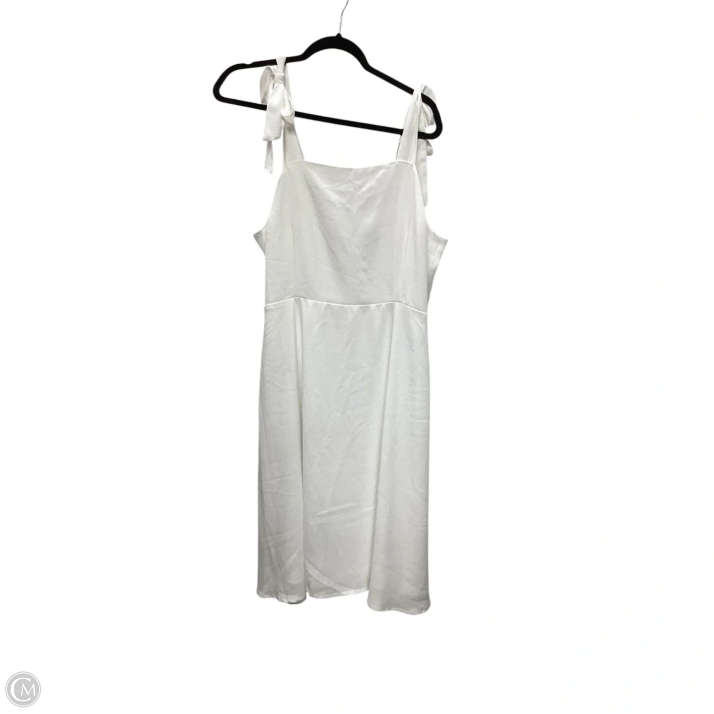 Dress Casual Short By Clothes Mentor In White, Size: Xl