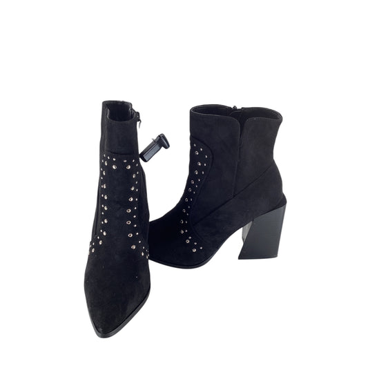 Boots Ankle Heels By Yoki In Black, Size: 7