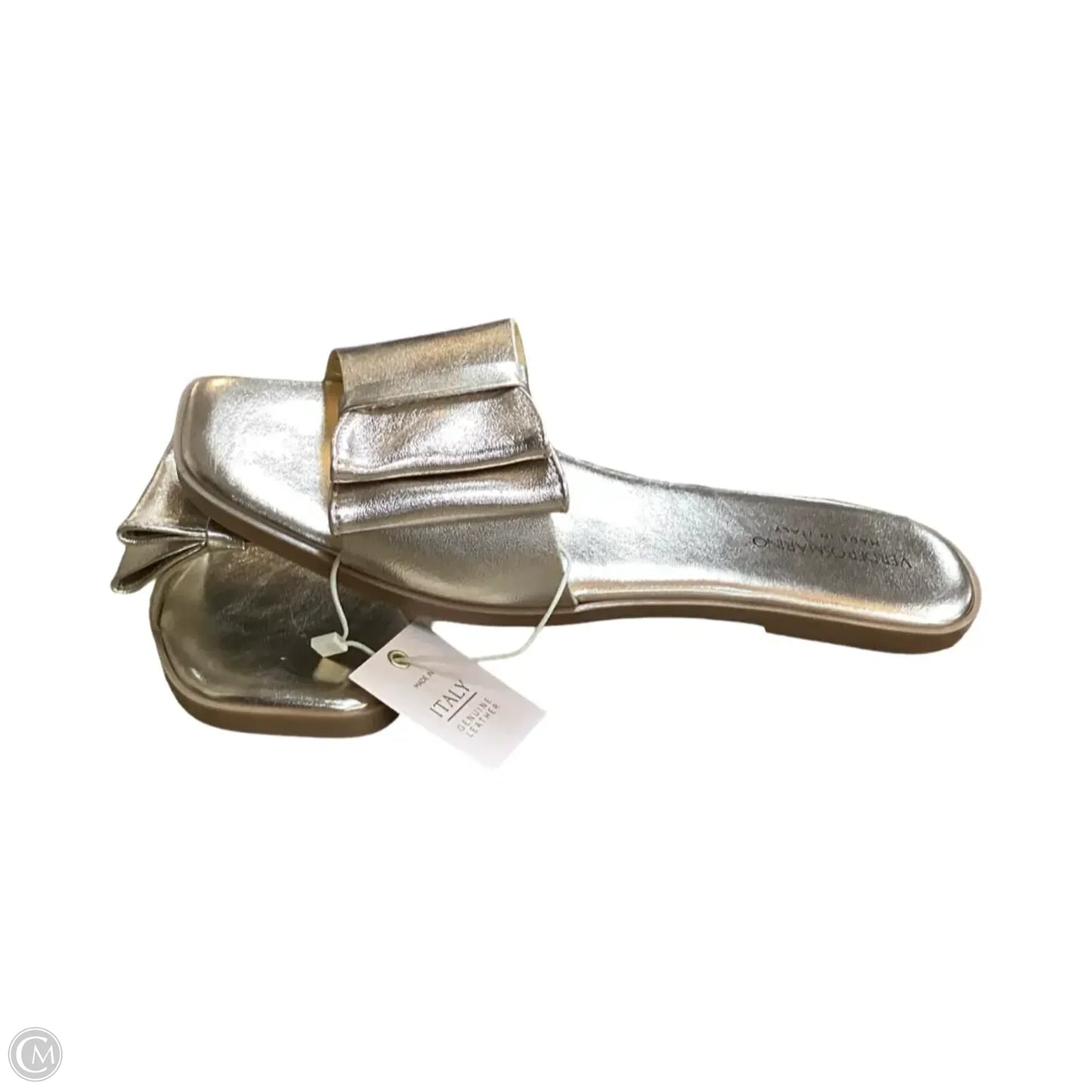 Sandals Flats By Clothes Mentor In Gold, Size: 9.5