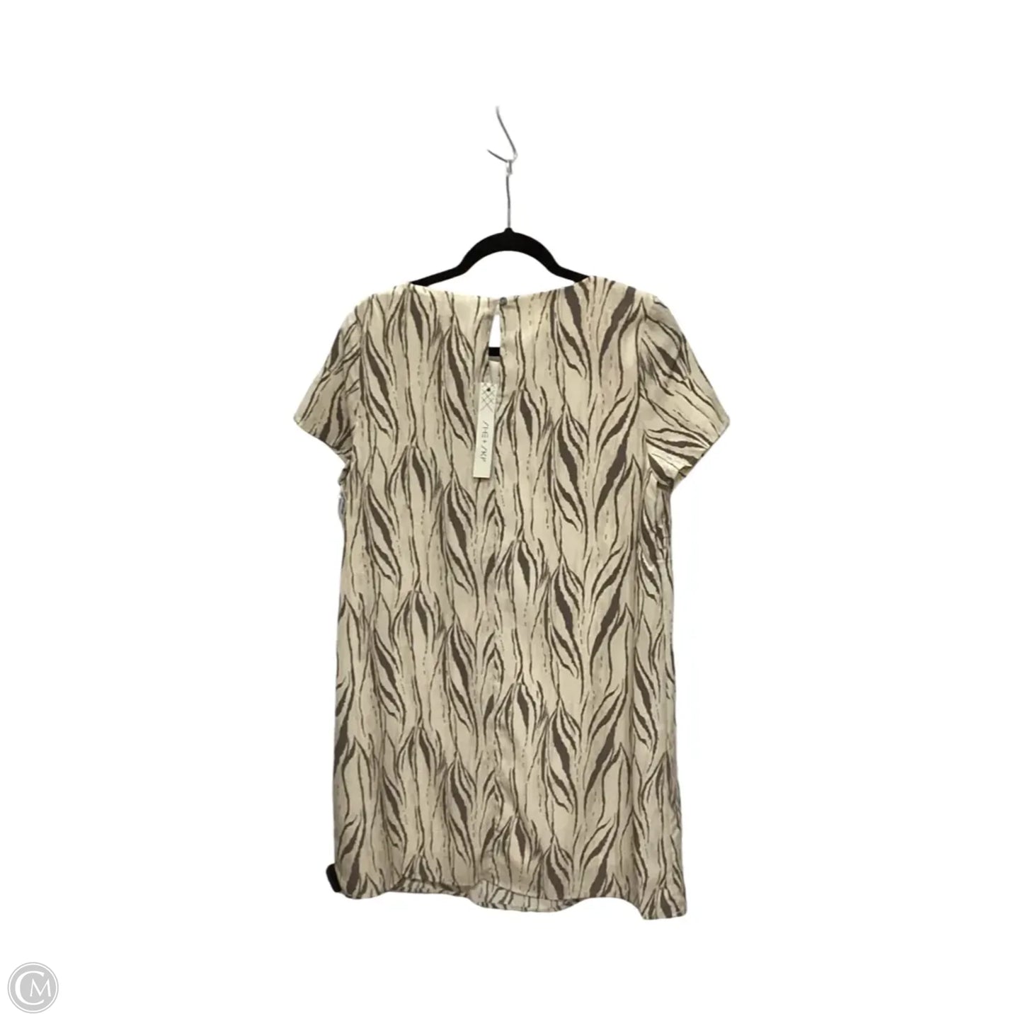 Dress Casual Short By She + Sky In Cream, Size: M