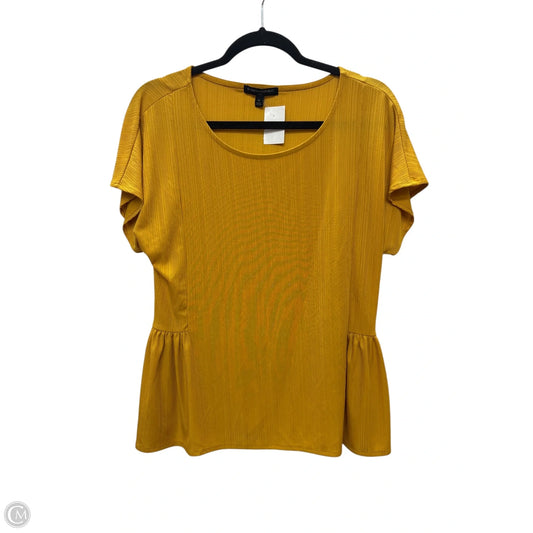 Top Short Sleeve By Banana Republic In Yellow, Size: M