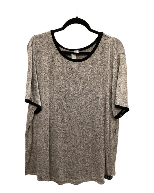 Top Short Sleeve By Clothes Mentor In Grey, Size: 3x