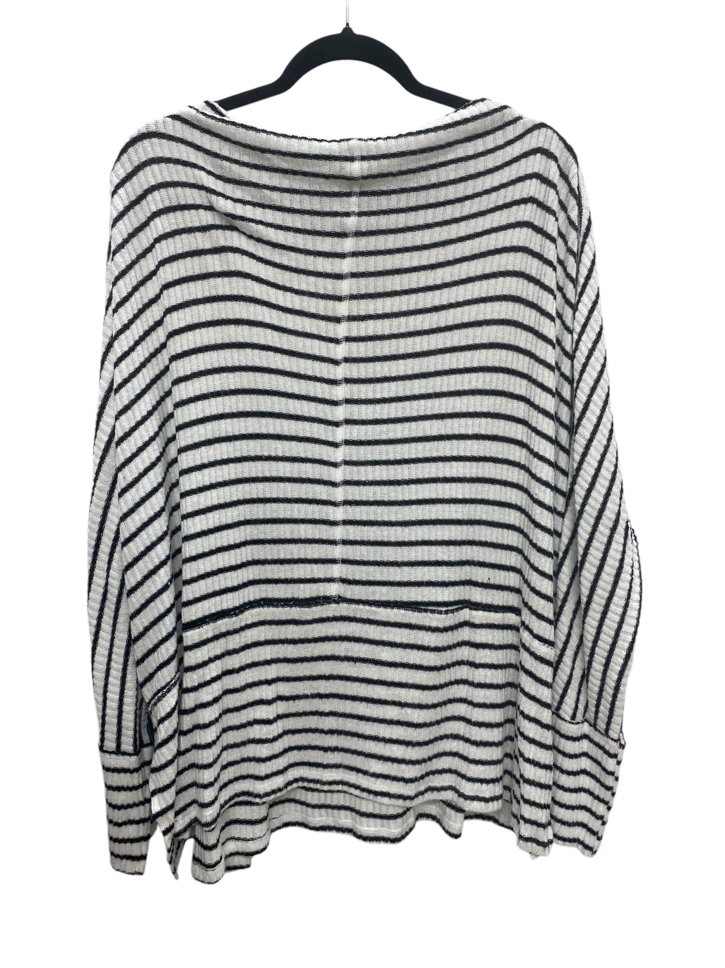 Top Long Sleeve By Maurices In Striped Pattern, Size: 2x