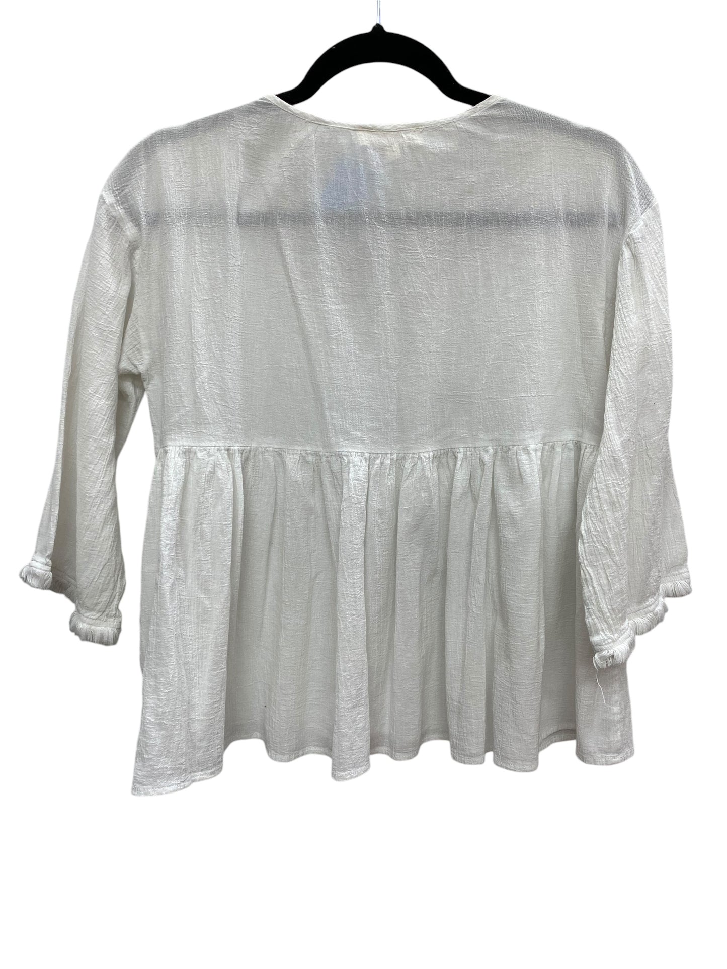 Top Long Sleeve By Clothes Mentor In White, Size: M