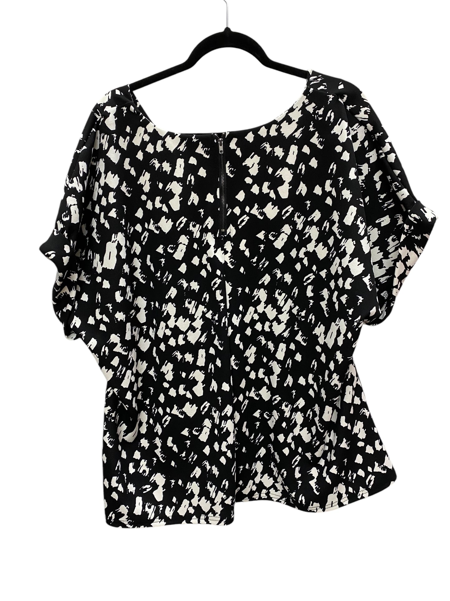 Top Short Sleeve By Melloday In Black & White, Size: 2x