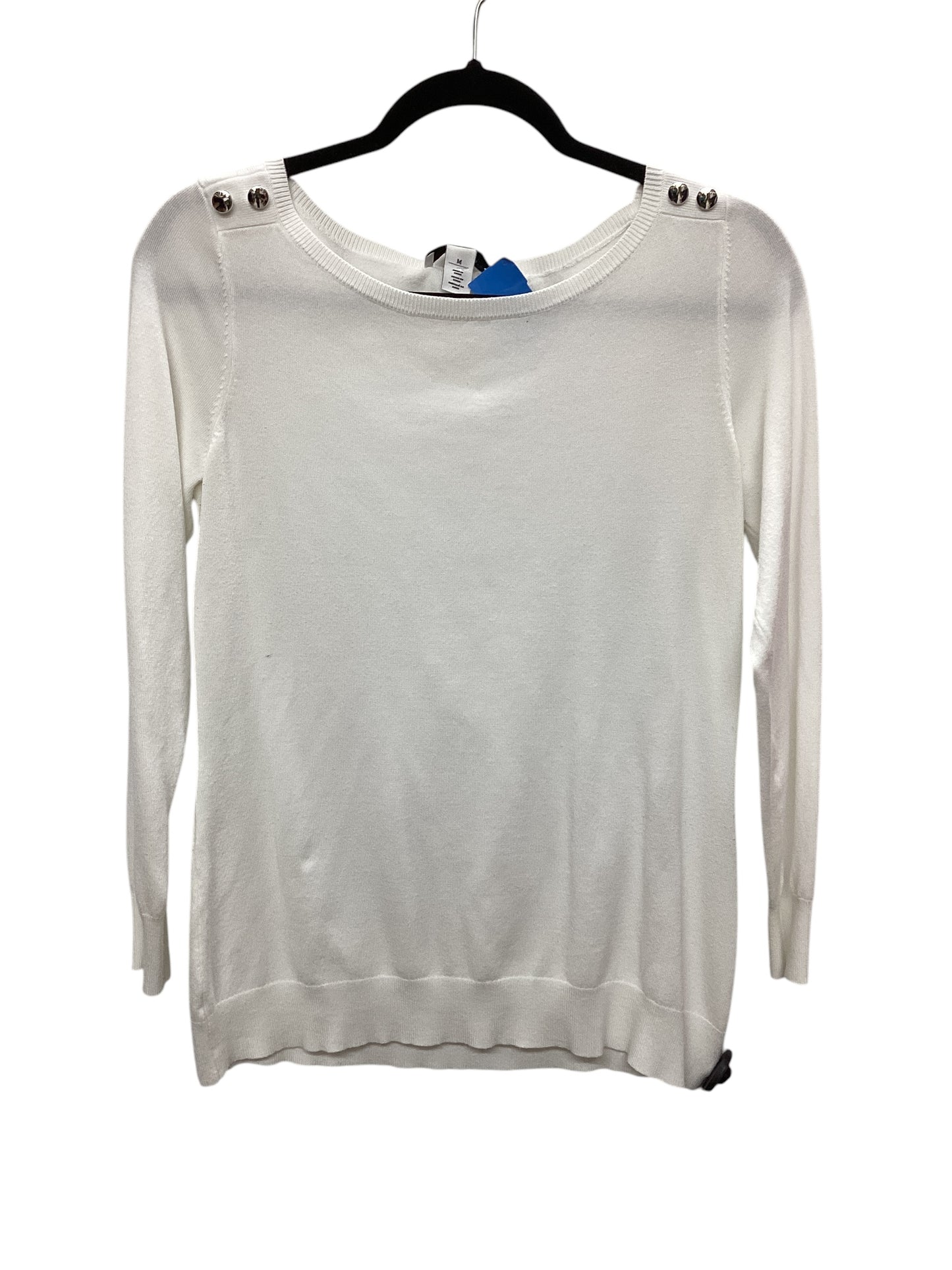 Top Long Sleeve By Clothes Mentor In White, Size: M