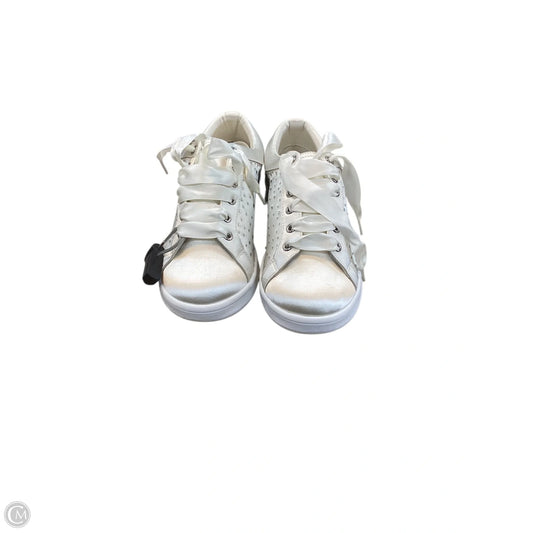 Shoes Sneakers By Badgley Mischka In White, Size: 9