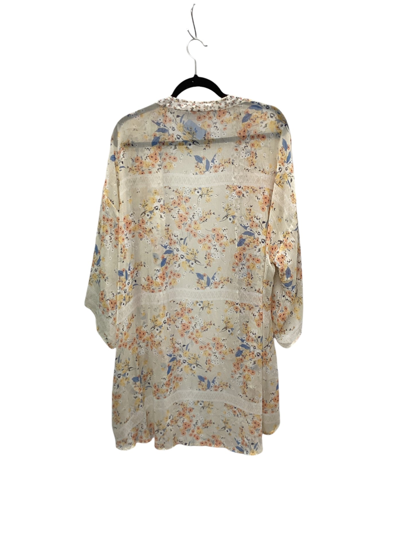 Kimono By Clothes Mentor In Cream, Size: Xs