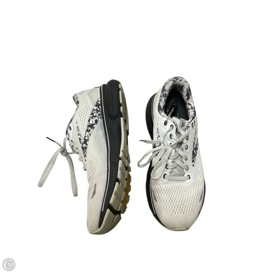 Shoes Sneakers By Brooks In White, Size: 8
