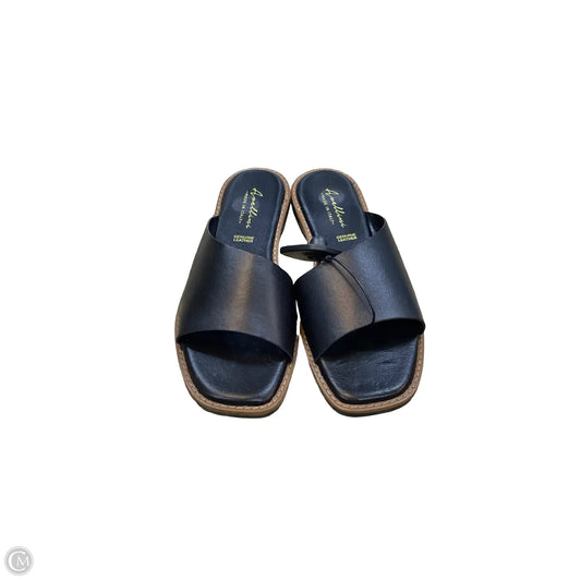 Sandals Flats By Clothes Mentor In Black, Size: 9