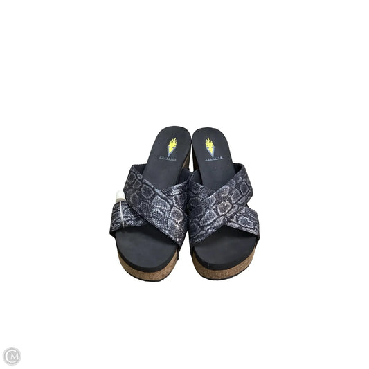 Sandals Heels Wedge By Volatile In Black, Size: 9
