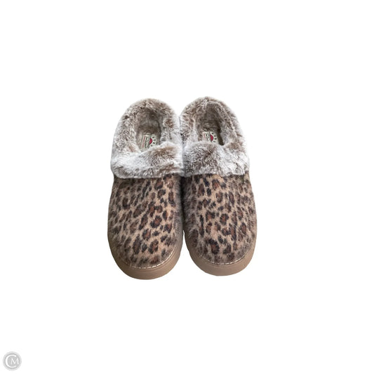 Shoes Flats By Bobs In Animal Print, Size: 9.5
