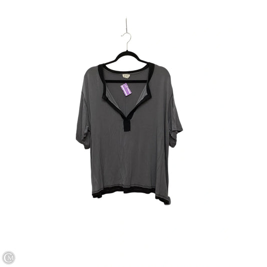 Top Short Sleeve By Pol In Black, Size: L