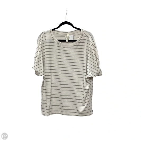 Top Short Sleeve By Clothes Mentor In Cream, Size: M