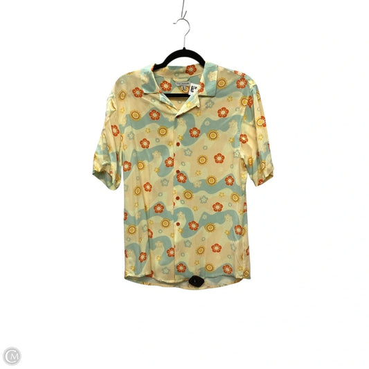 Top Short Sleeve By Earthbound In Yellow, Size: S