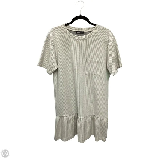 Dress Casual Short By Clothes Mentor In White, Size: S