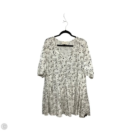 Dress Casual Short By Universal Thread In White, Size: L