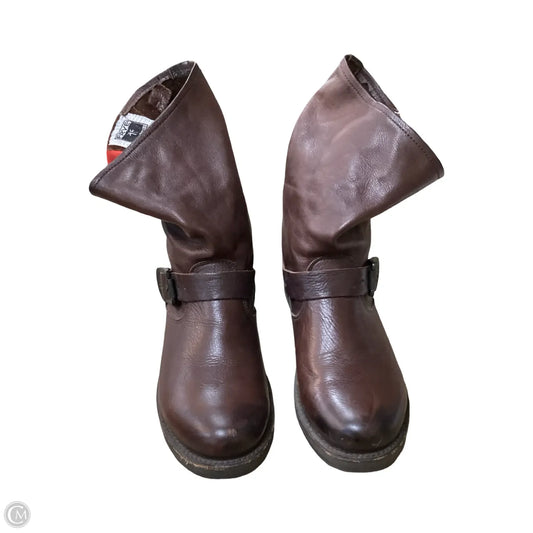 Boots Designer By Frye In Brown, Size: 8.5