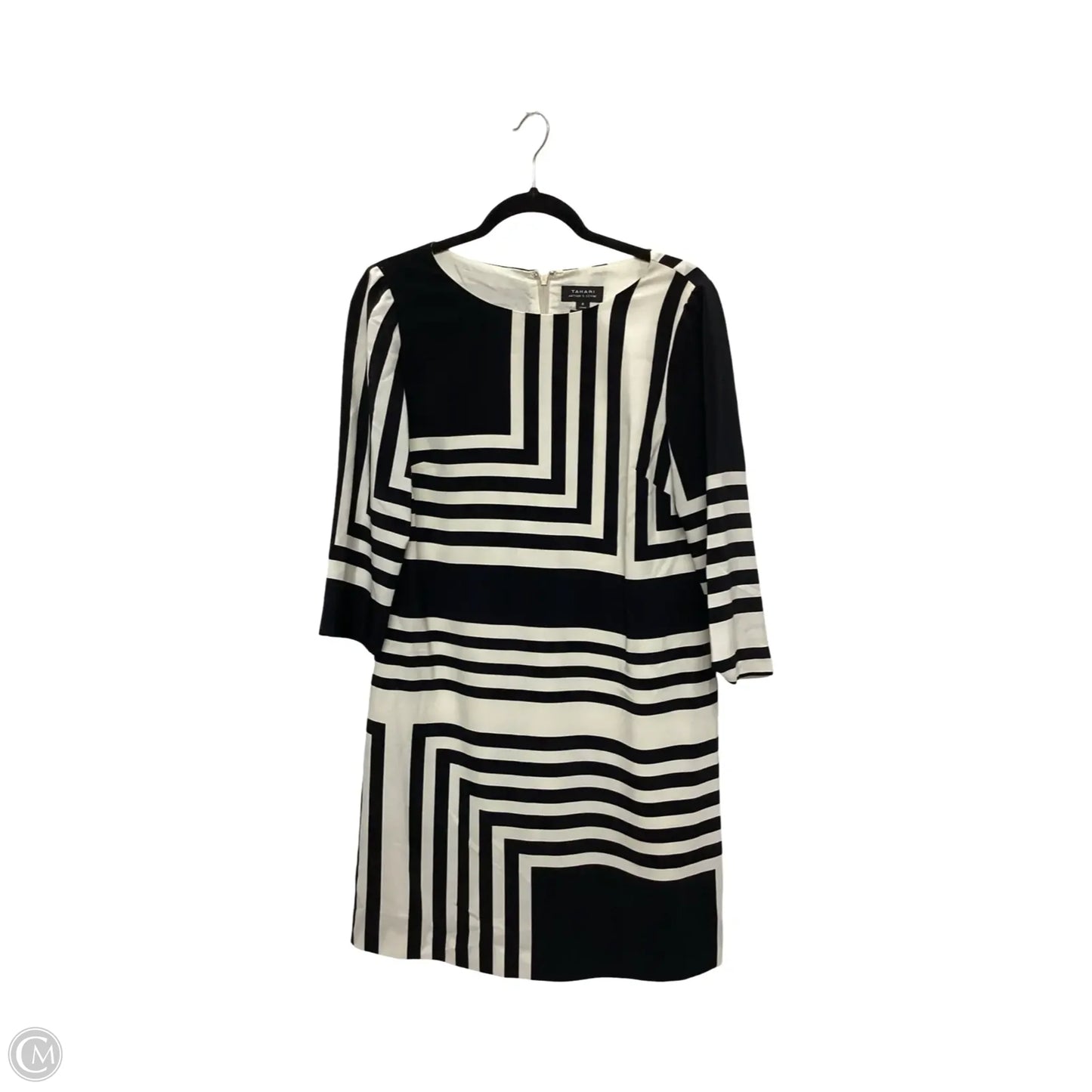 Dress Casual Short By Tahari By Arthur Levine In Geometric Pattern, Size: 6