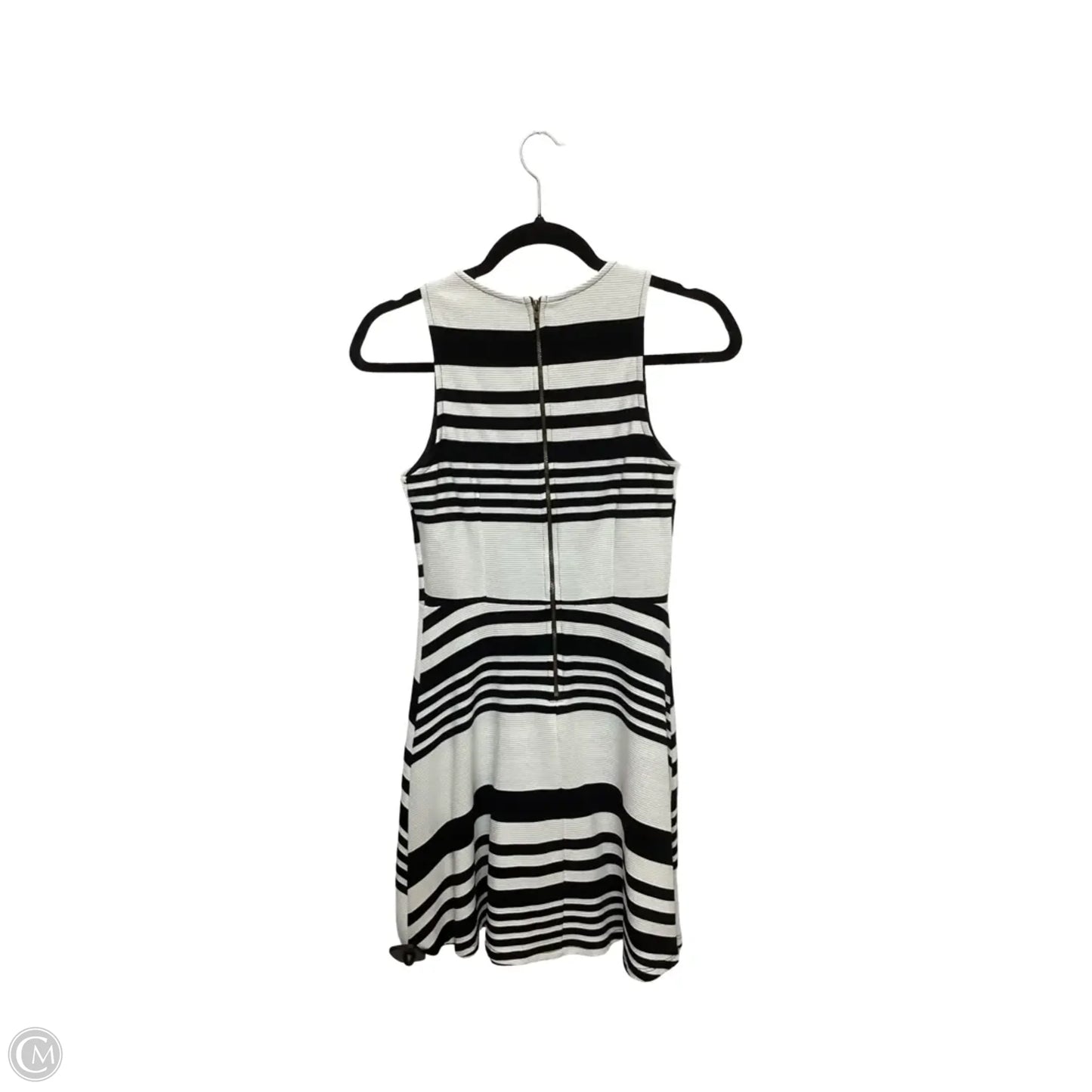 Dress Casual Short By Monteau In Black & White, Size: M