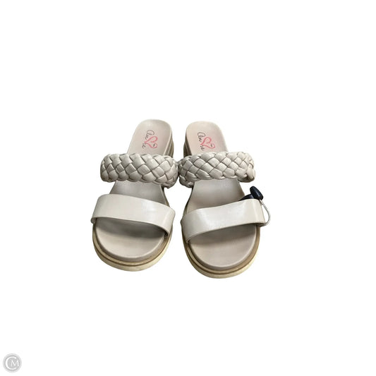 Sandals Flats By Amore In Cream, Size: 11