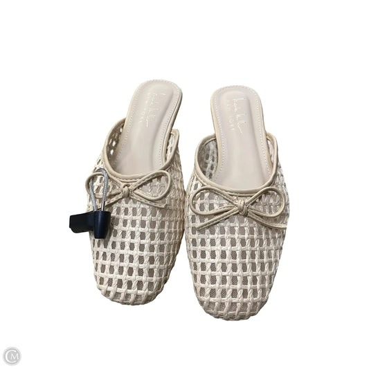 Sandals Flats By Nicole Miller In Tan, Size: 6