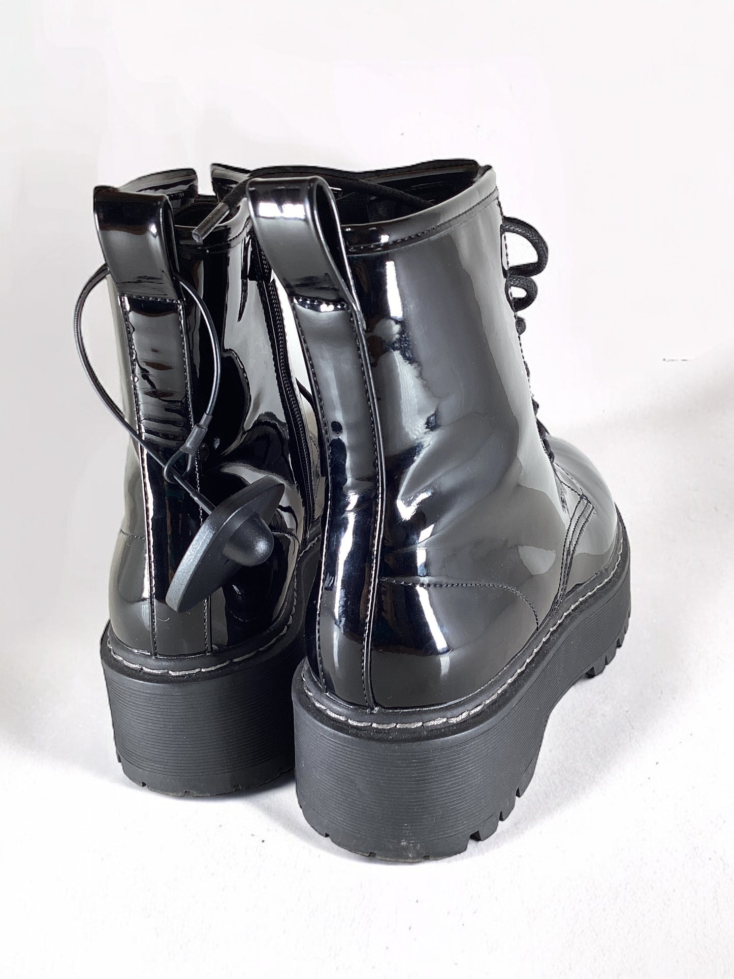 Boots Combat By Steve Madden  Size: 9