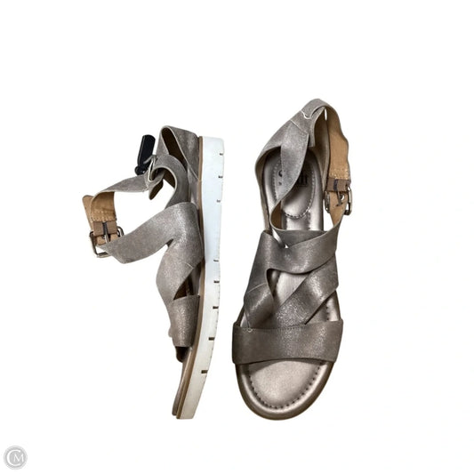 Sandals Flats By Sofft In Silver, Size: 10