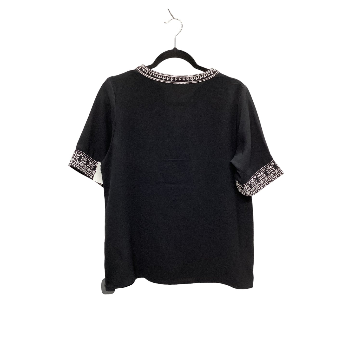 Top Short Sleeve By Clothes Mentor In Black, Size: M