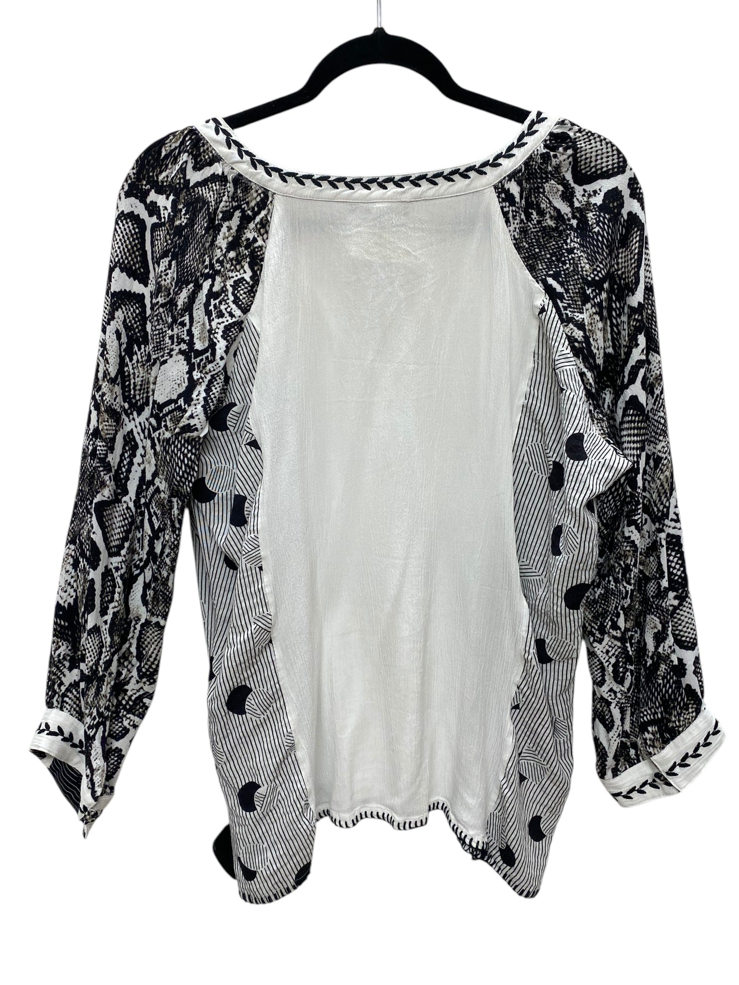 Top Long Sleeve By John Mark In Black, Size: L