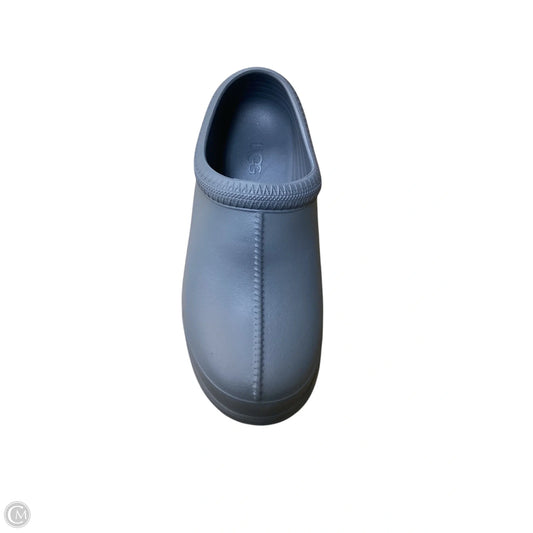 Boots Designer By Ugg In Grey, Size: 9