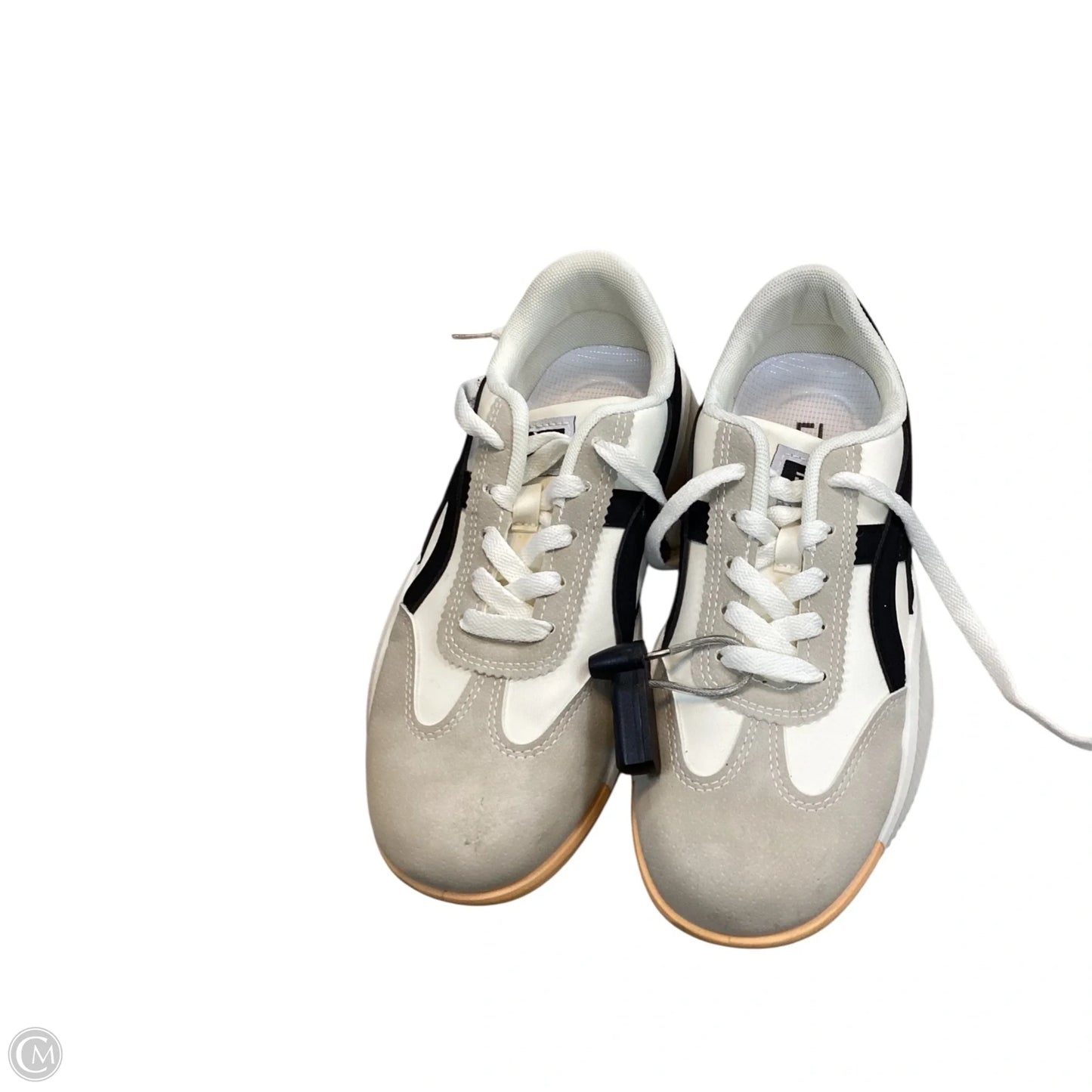 Shoes Athletic By Clothes Mentor In White, Size: 7